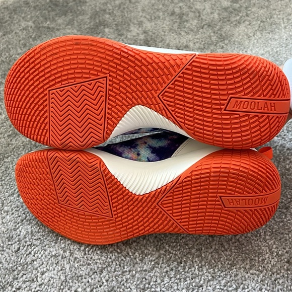 NWOT women’s sneakers - Picture 4 of 4